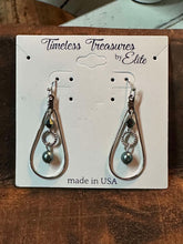 Load image into Gallery viewer, Loops Drop Glass Pearl Crystal Earrings