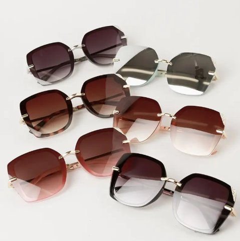 Women's Square Sunglasses with Rhinestone