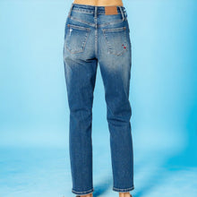 Load image into Gallery viewer, Judy Blue Queen of Hearts Coin Pocket High Waisted Distressed Slim Boyfriend Jeans
