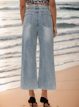Load image into Gallery viewer, Light Washed Wide Leg Cropped Jeans
