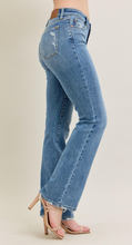 Load image into Gallery viewer, Judy Blue MR Vintage Wash Bootcut W/ Destroy Hem

