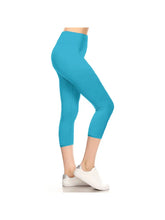 Load image into Gallery viewer, 3&quot; Yoga Band Buttery PLUS SIZE Soft Capri Leggings
