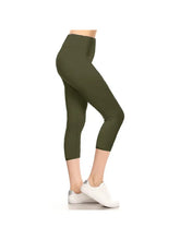 Load image into Gallery viewer, 3&quot; Yoga Band Buttery ONE SIZE Soft Capri Leggings
