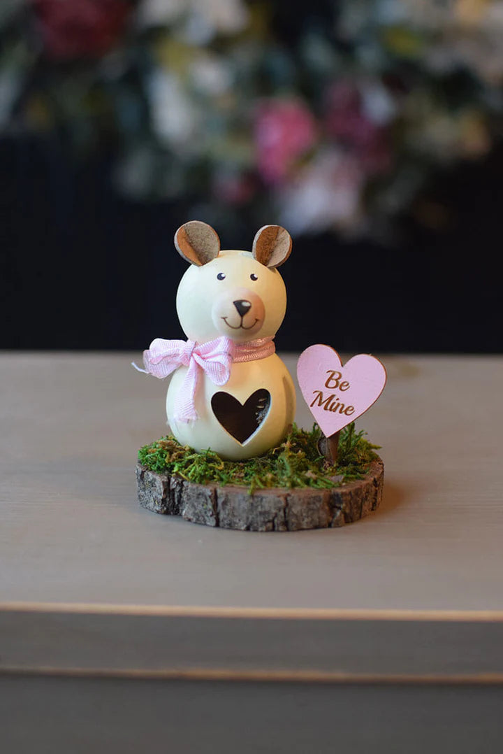 Meadowbrook Gourds Valentine Bear Scene